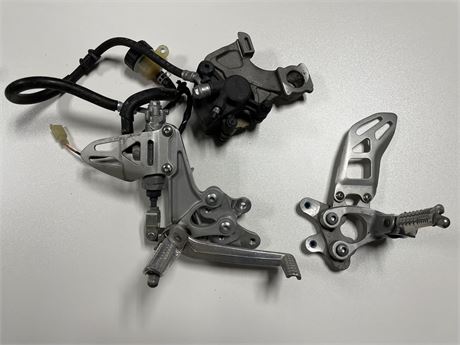 2011 - 24 Suzuki GSXR 600/750 Complete Rearsets