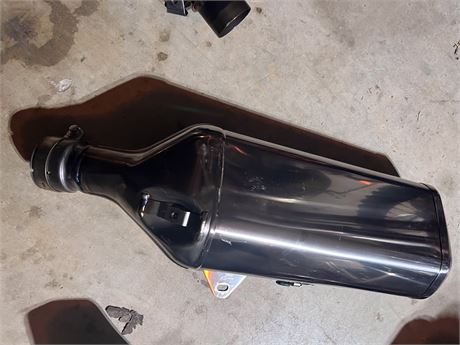 2023 zx6r Exhaust Stock Cat back exhaust with Canister