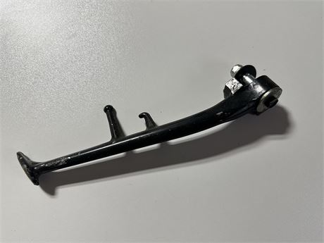 2006 - 24 Yamaha R6 Black Kickstand